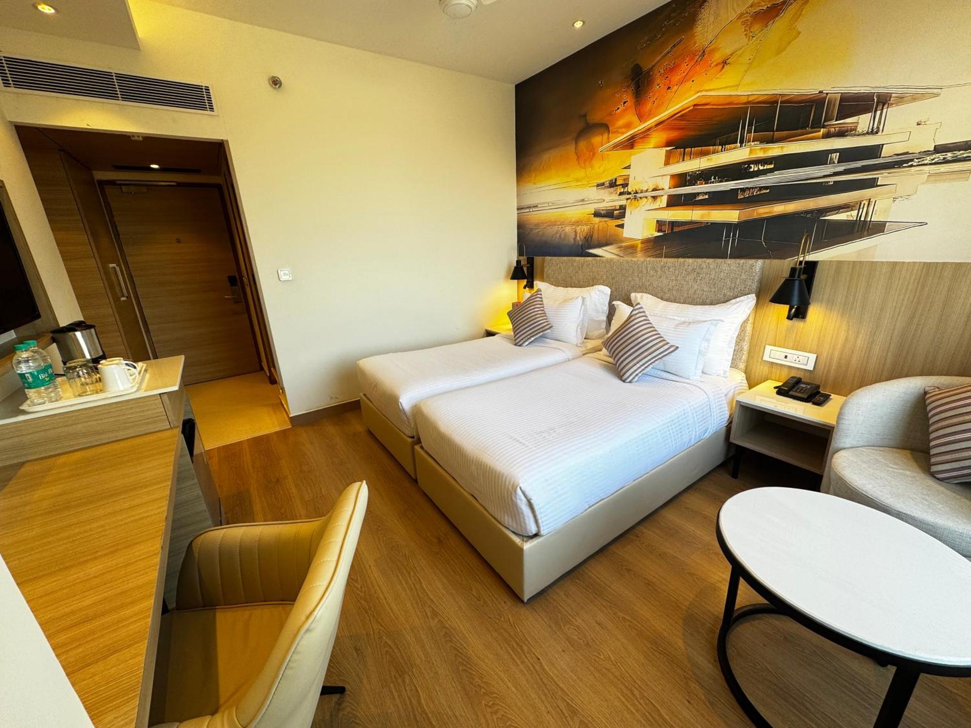 Tulip Inn Zirakpur Luaran gambar