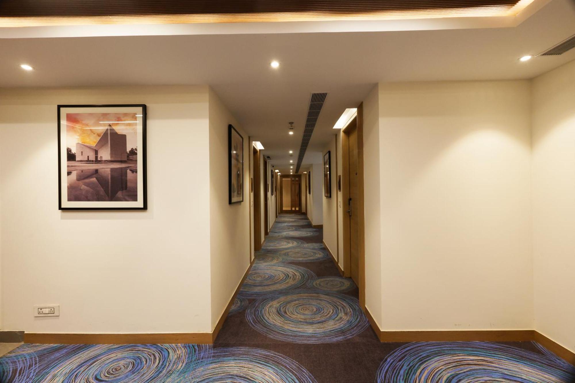 Tulip Inn Zirakpur Luaran gambar
