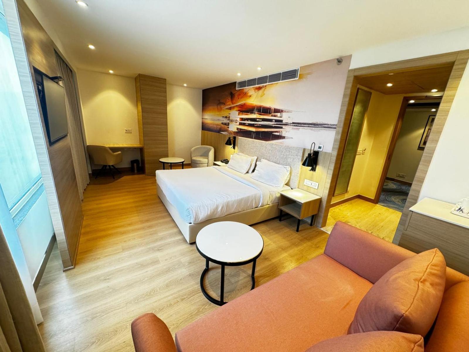 Tulip Inn Zirakpur Luaran gambar